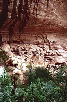 Cliff Dwelling near Moab Utah [33k]